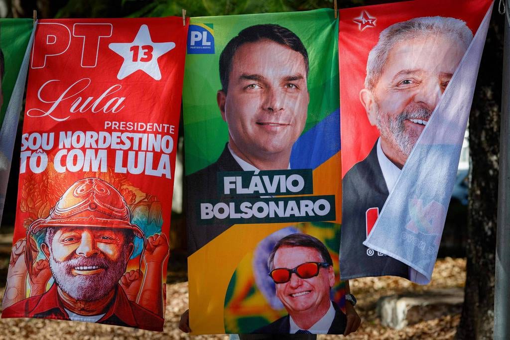 Buscas por 'direita' e 'esquerda' batem recorde no Google em agosto