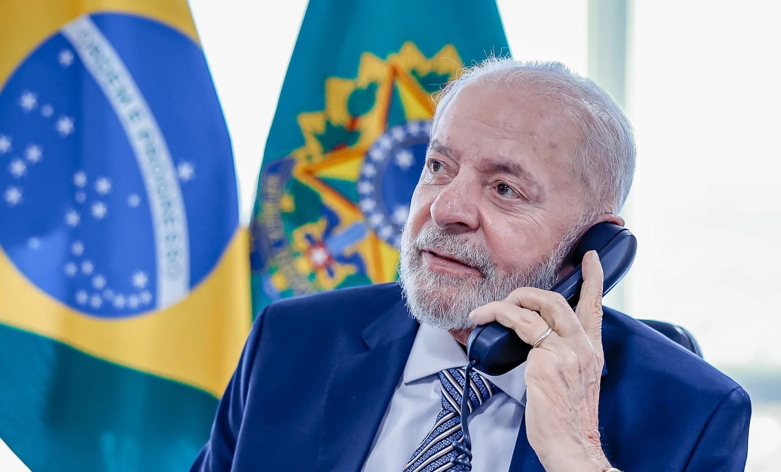 Brasil e EUA retomam negociações sobre tarifaço imposto a produtos brasileiros