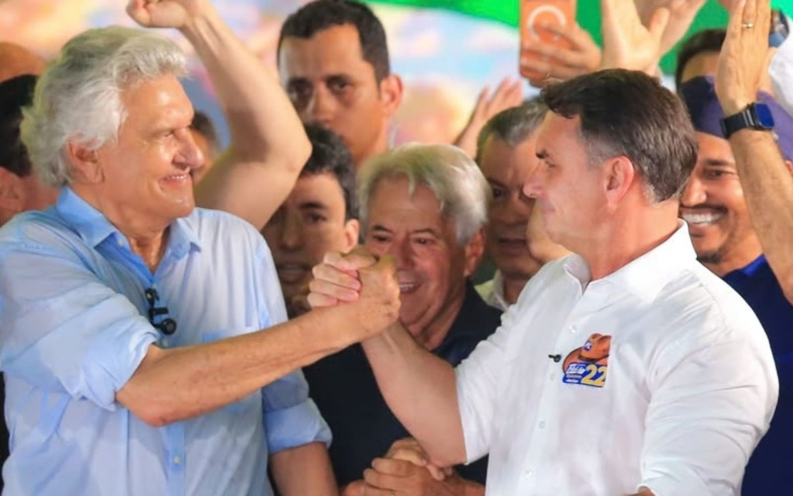 Risco de Mudanças na Constituição Mobiliza Aliados de Flávio Bolsonaro