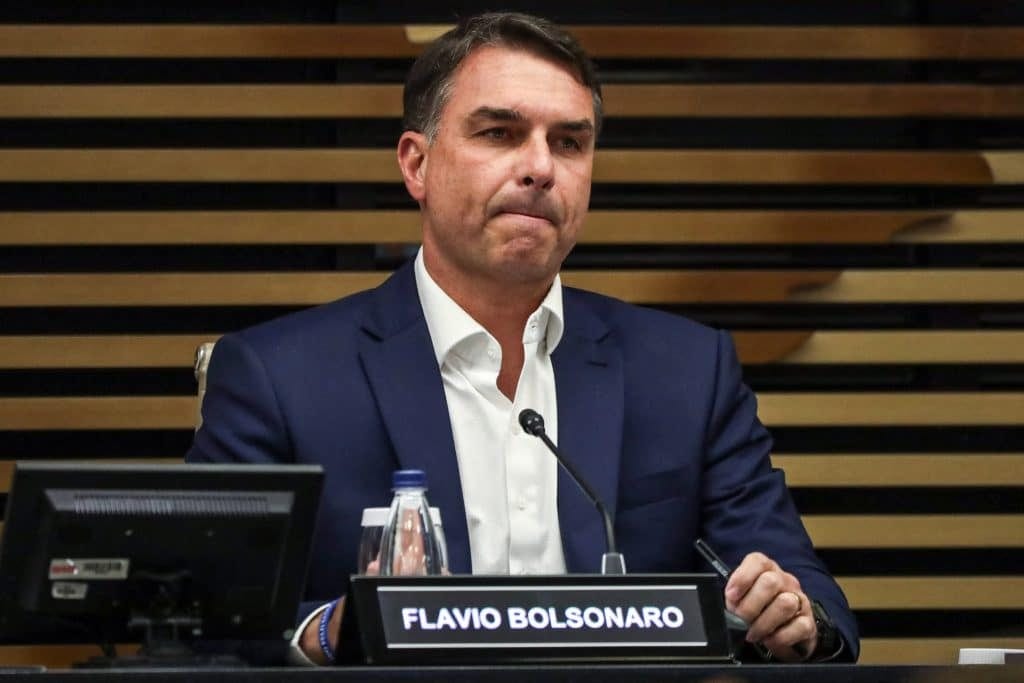 Moral conservadora, alma neoliberal: a hegemonia da extrema direita