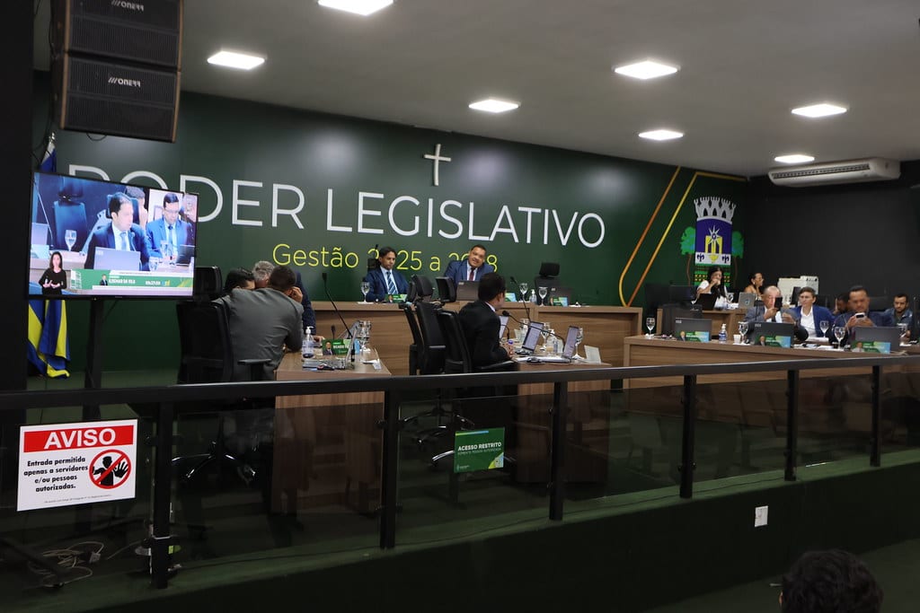 Vereadores apresentam indicações para segurança, mobilidade e infraestrutura em Valparaíso