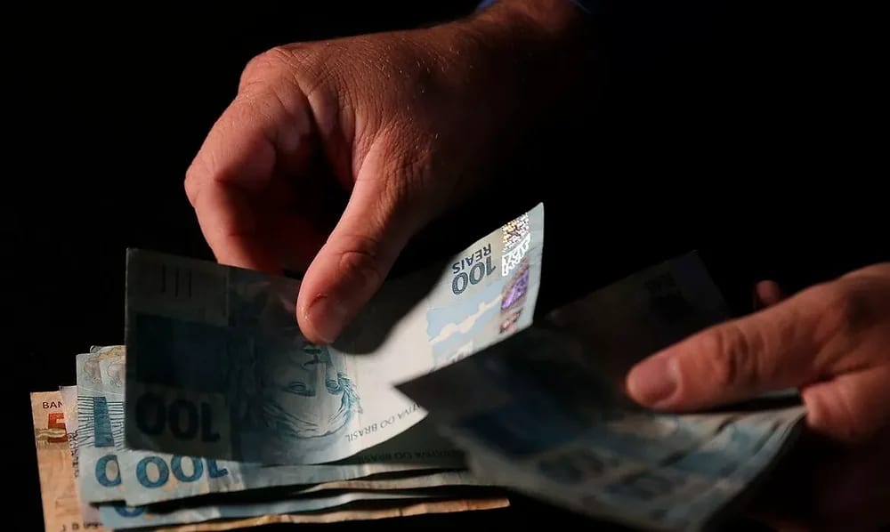 Bancos começam a devolver saldos de bets na sexta-feira; R$ 1,325 bilhão está pendente