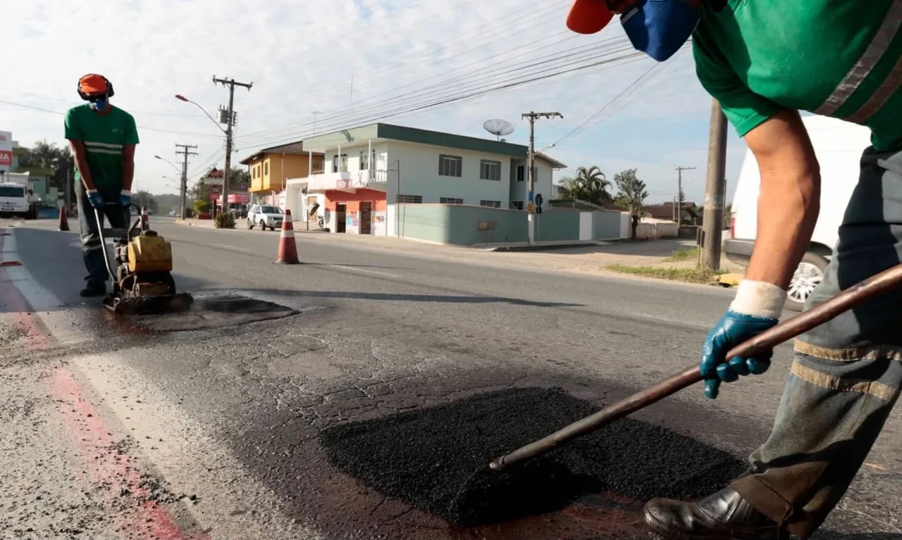 Joinville corta 39,8% das ordens pendentes com mais equipes de tapa-buraco