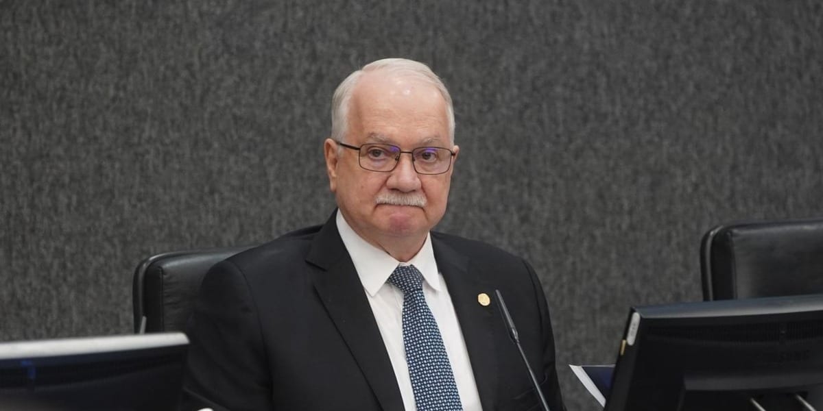 Fachin dá 5 dias para Moraes, Mendonça, PGR e PF explicarem investigações