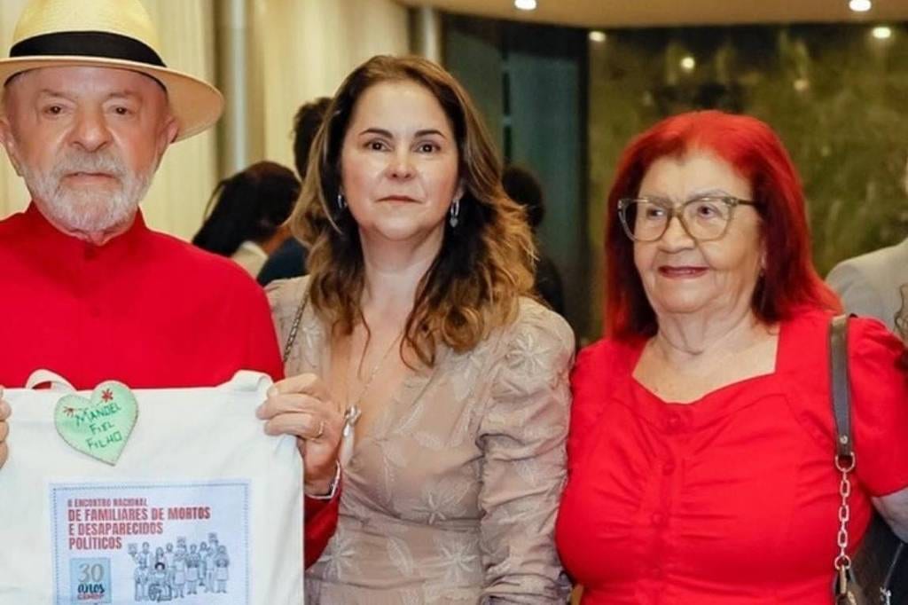 Lula recebe pela primeira vez familiares de vítimas da ditadura no Alvorada