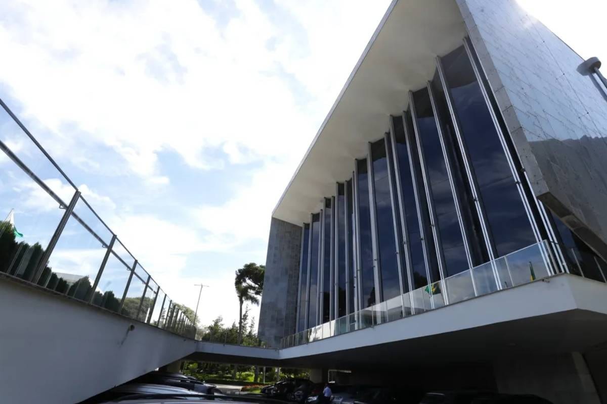 PEC na Alep quer emenda impositiva de 1,55% da receita — mais de R$1 bilhão