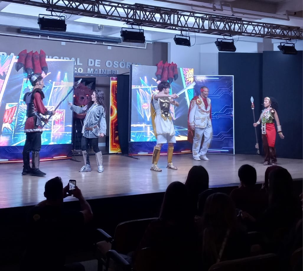 Peça teatral sobre combate ao bullying mobiliza 400 estudantes em Osório