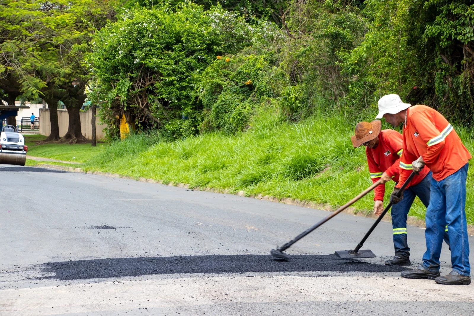Prefeitura inicia operação tapa‑buracos em bairros de Jaguariúna