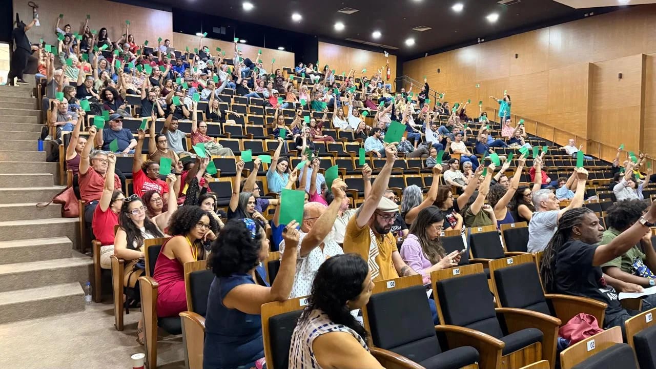Professores da UnB encerram indicativo de greve após acordo sobre descontos indevidos