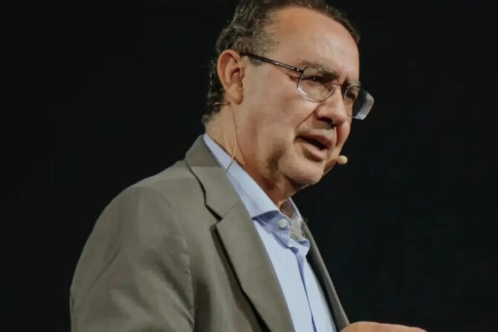 Augusto Cury encerra carreira política e não declara apoio no 2º turno