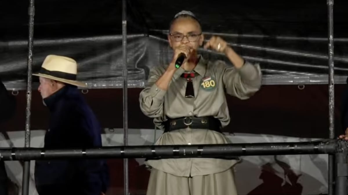 Marina erra número e diz '300' em ato em Guarulhos