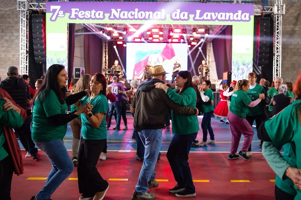 Projeto Viver Bem leva 435 participantes à Festa da Lavanda em Morro Reuter