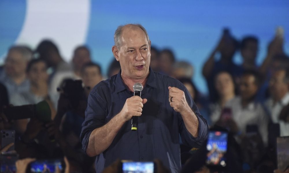 Ciro Gomes anuncia candidatura ao Governo do Ceará em evento em Fortaleza