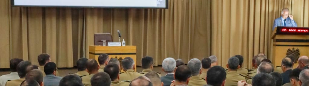 Ministro da Defesa fala sobre geopolítica e tecnologia na Eceme