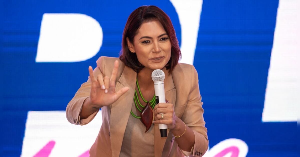 Michelle diz que 2º turno é oportunidade de defender "injustiçados" do 8 de janeiro