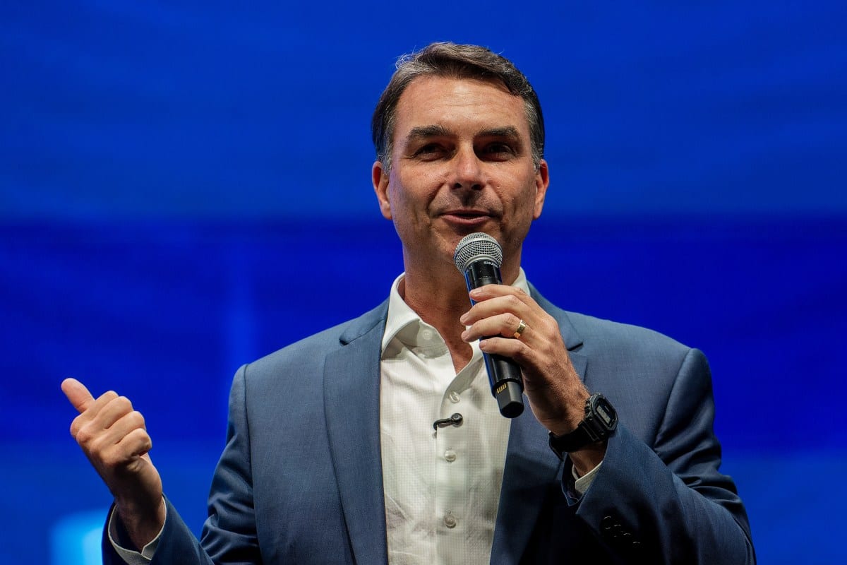 Não tem eleição ganha, a esquerda está se mobilizando, diz Flávio Bolsonaro