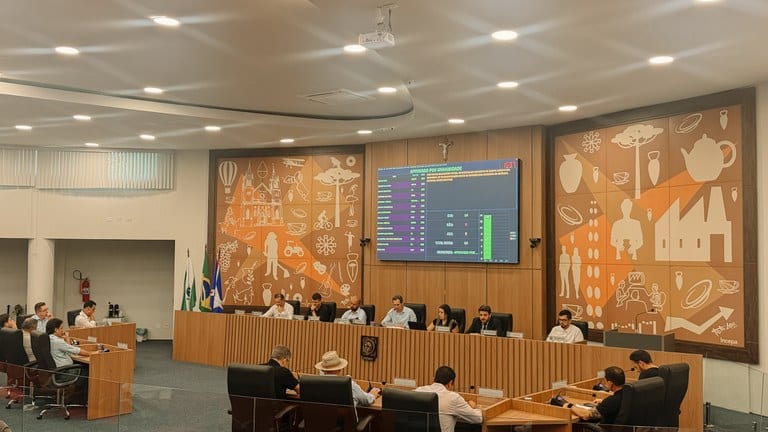 Câmara de Campo Largo aprova LDO 2027 em segunda votação