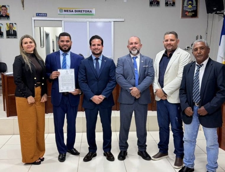 Renúncia de vereador vira o jogo na Câmara e amplia base do prefeito João Victor em Muricilândia