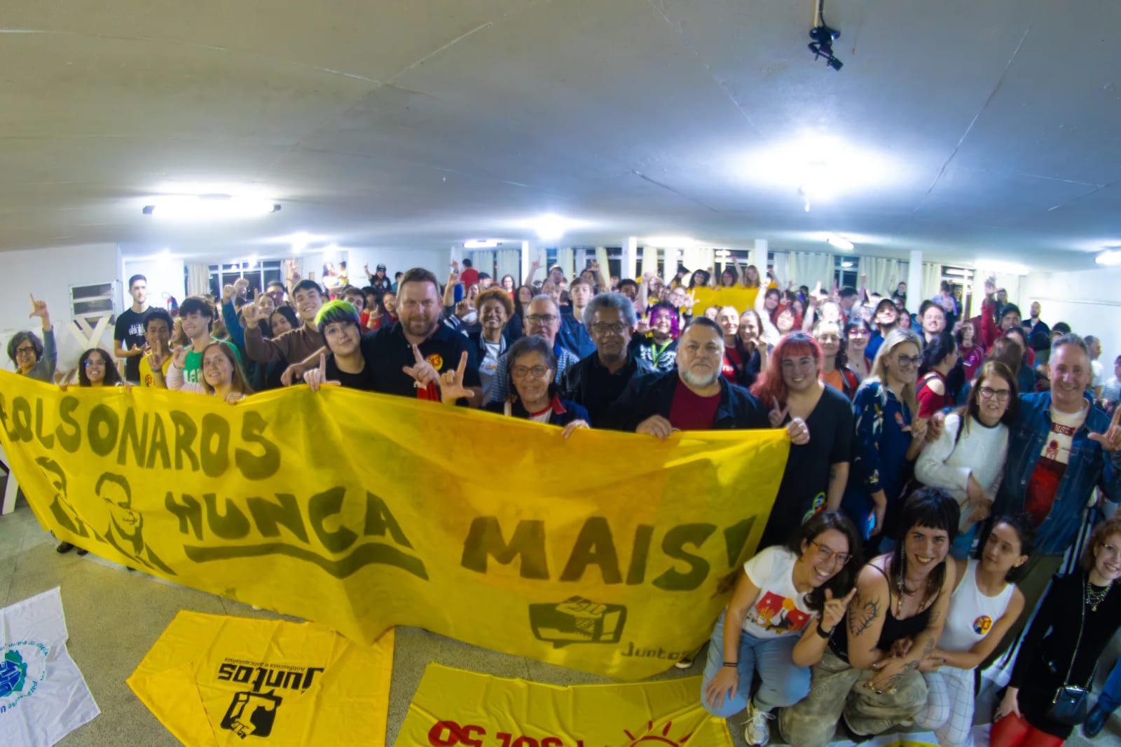 ‘Sair do lugar do desespero e ir para o da coragem’: plenária em Ponta Grossa discute estratégias para segundo turno