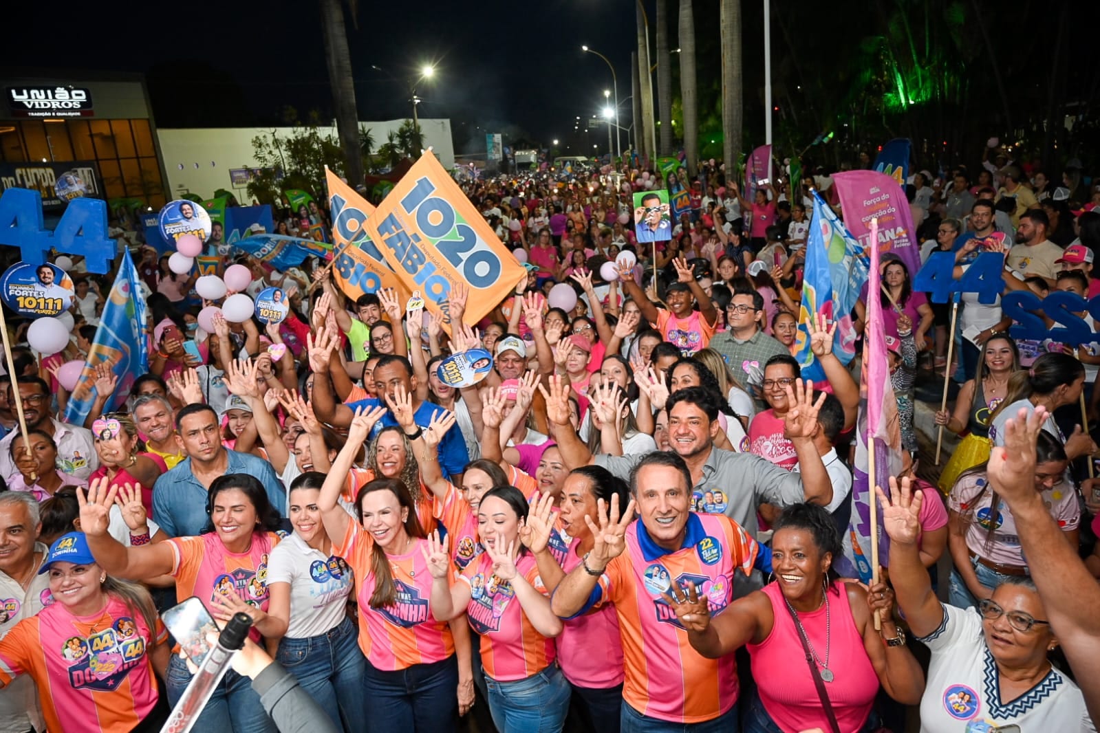 Gaguim participa de caminhada de mulheres em Gurupi e lista projetos voltados ao público feminino