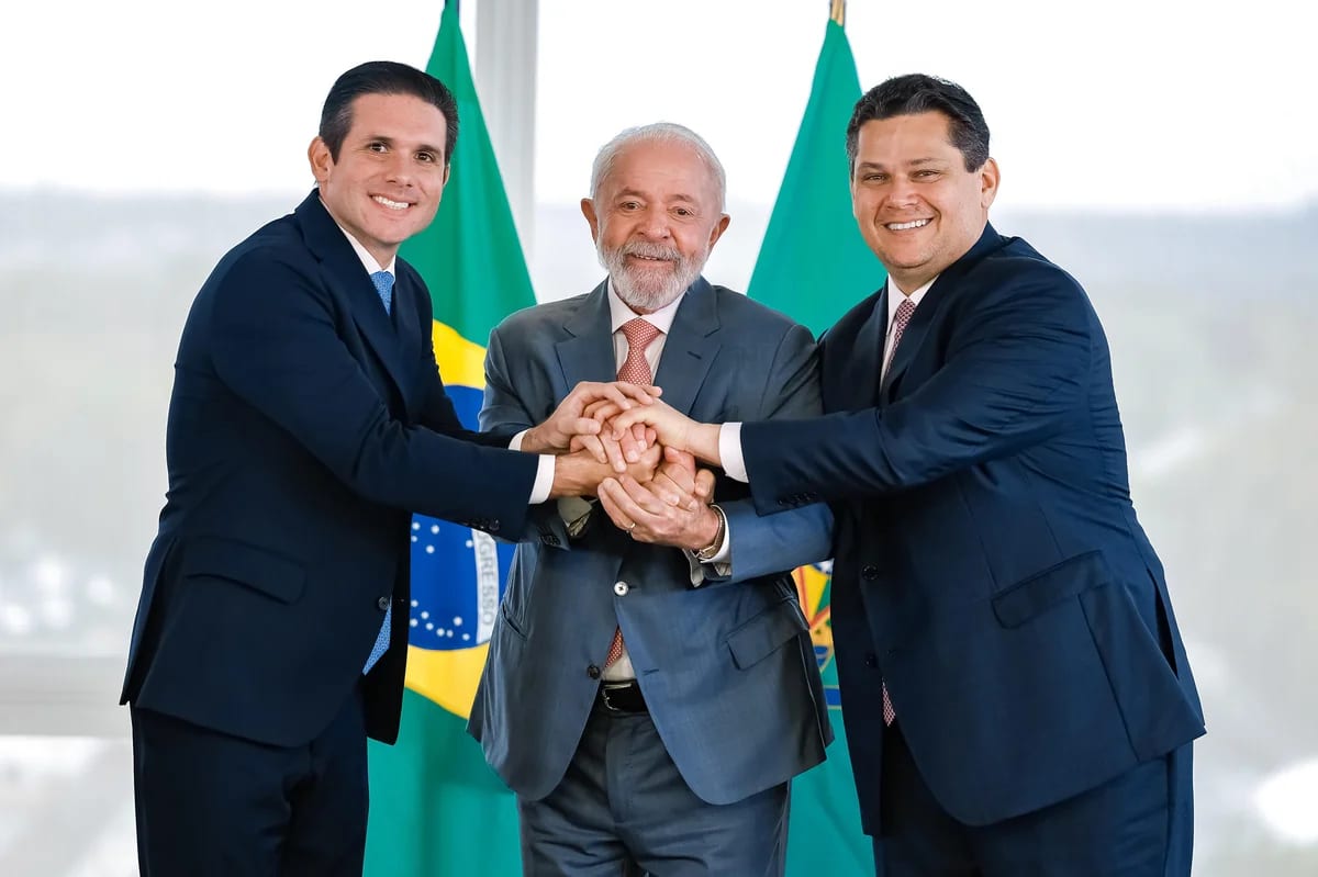 "Venceu hoje a democracia, não há o que se contestar", diz Alcolumbre
