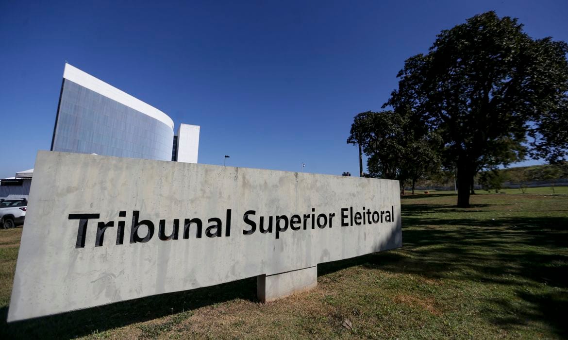 TSE inicia nesta segunda julgamento de registros dos candidatos à Presidência