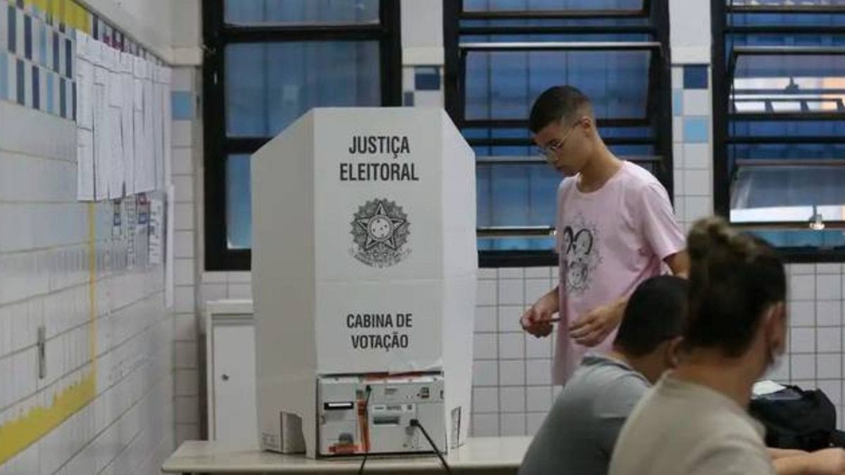 Quem completa 16 anos entre o 1º e o 2º turno pode votar? Veja o que diz a legislação eleitoral