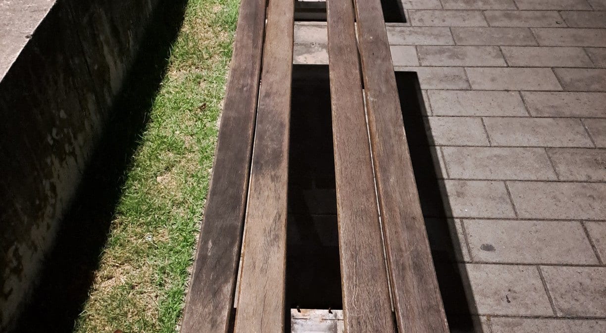 Voz do Leitor, 16/10: Banco quebrado no Parque das Graças