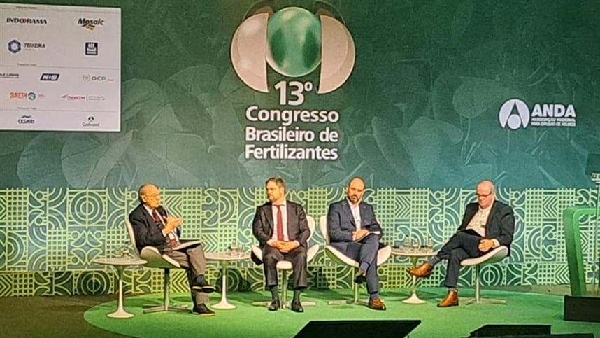 Alckmin anuncia R$ 4 bilhões para fertilizantes no Plano Brasil Soberano 3