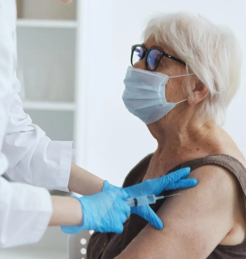 Três Coroas orienta idosos com 85 anos ou mais sobre vacinação contra a Pneumo 20