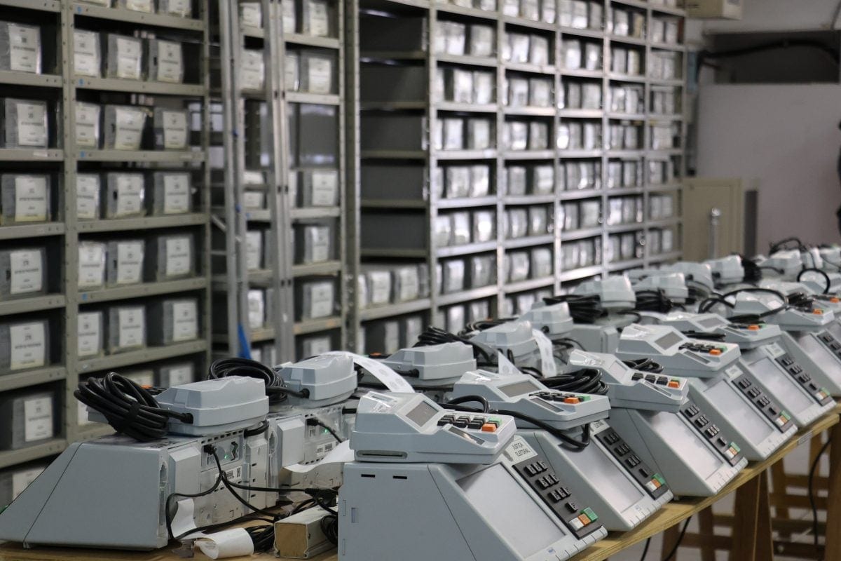 Estado de SP inicia preparação de 114 mil urnas para o 2º turno
