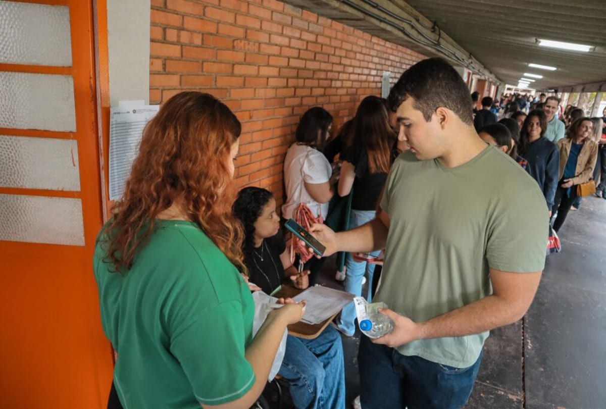 Vestibular da UEL reúne 18 mil candidatos neste final de semana