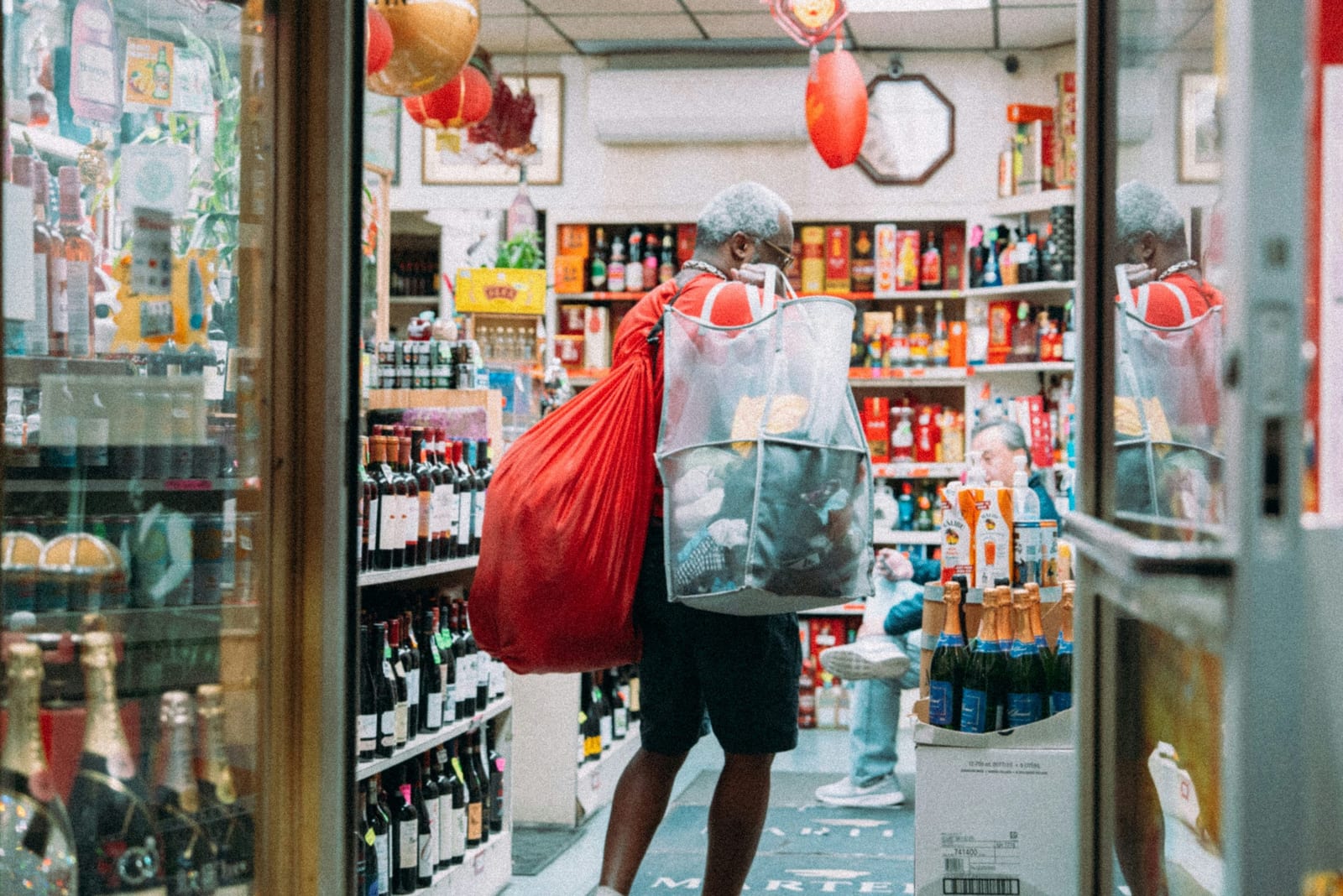 Poder de compra do salário mínimo argentino cai 40,8% e volta a nível de abril de 2002