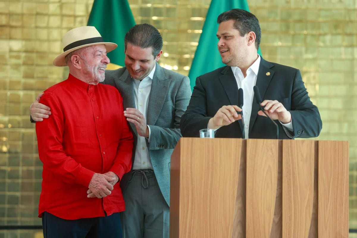 Lula planeja participar da promulgação do fim da escala 6x1 no Congresso