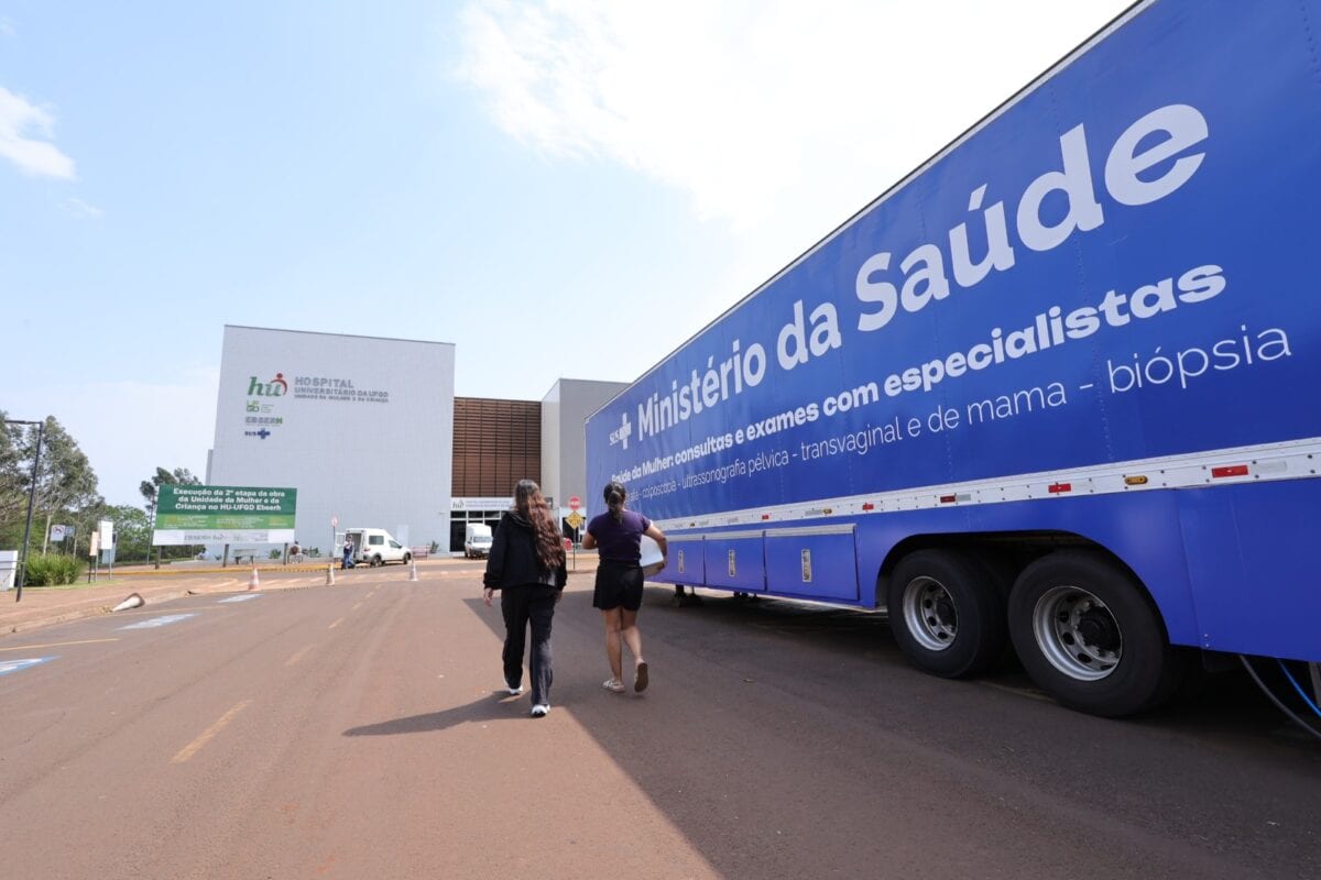 Unidade móvel do Ministério da Saúde começa atendimentos de saúde da mulher em Dourados