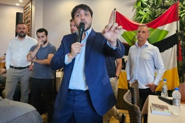 TSE restringe campanha de Renan Santos nas redes e suspende participação em debates