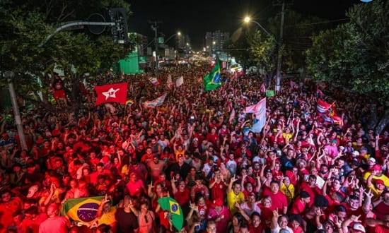 Sergipanos vão às ruas de Aracaju para celebrar a vitória de Lula