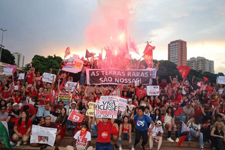 Apoiadores de Lula fazem ato pela reeleição em Goiânia