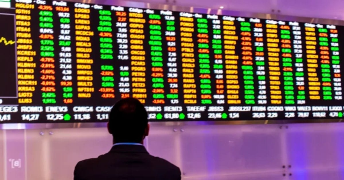 Ibovespa fecha em alta impulsionada por Petrobras e pesquisa eleitoral