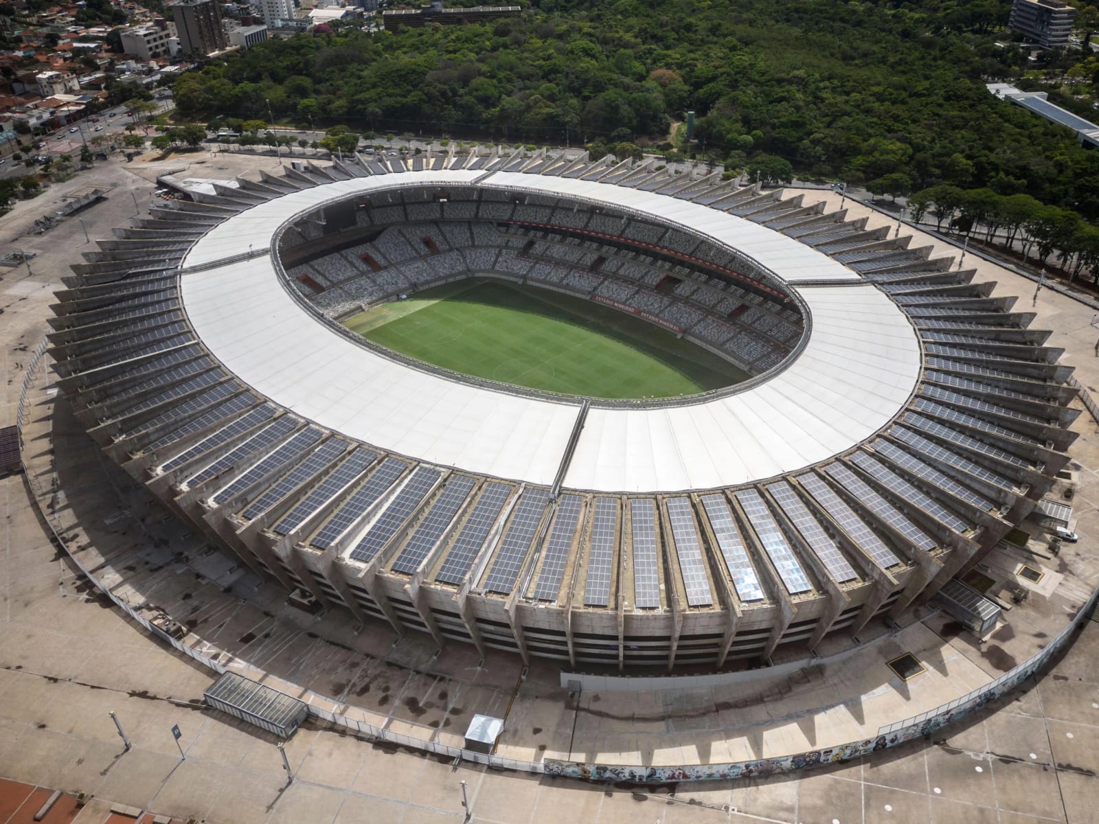 Cruzeiro quer comprar o Mineirão; venda depende de lei e leilão