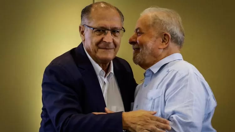 Só vitória de Lula salva Brasil da ditadura
