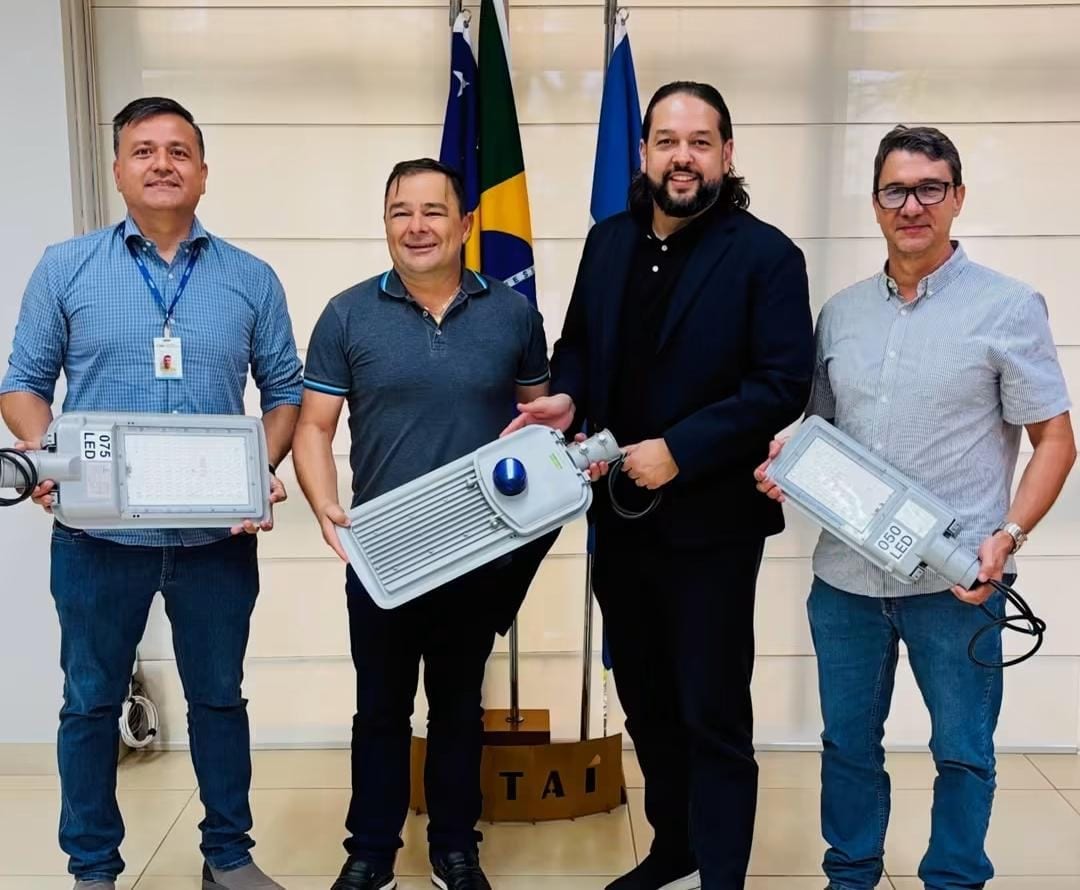 Geneilton Assis assina ordem de serviço para revitalizar iluminação de Jataí