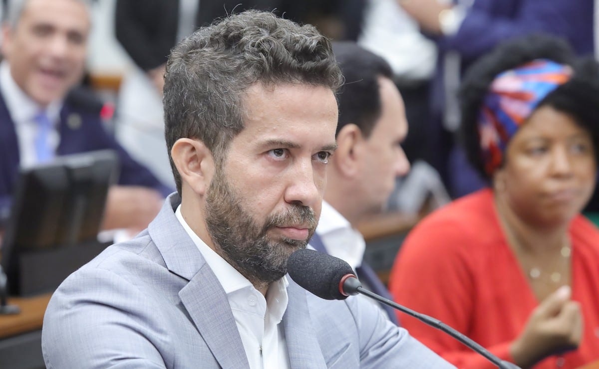 Cotado à Esplanada, Janones diz que pode ajudar mais o governo como deputado