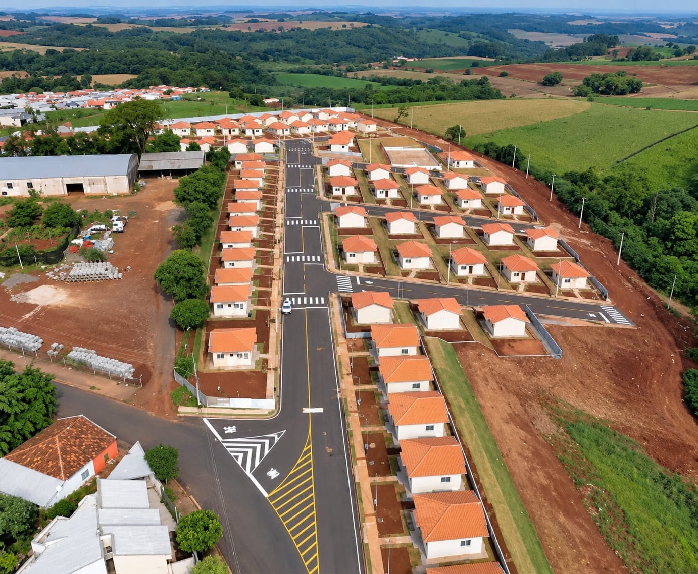 Jandaia entrega chaves da casa própria para 75 famílias