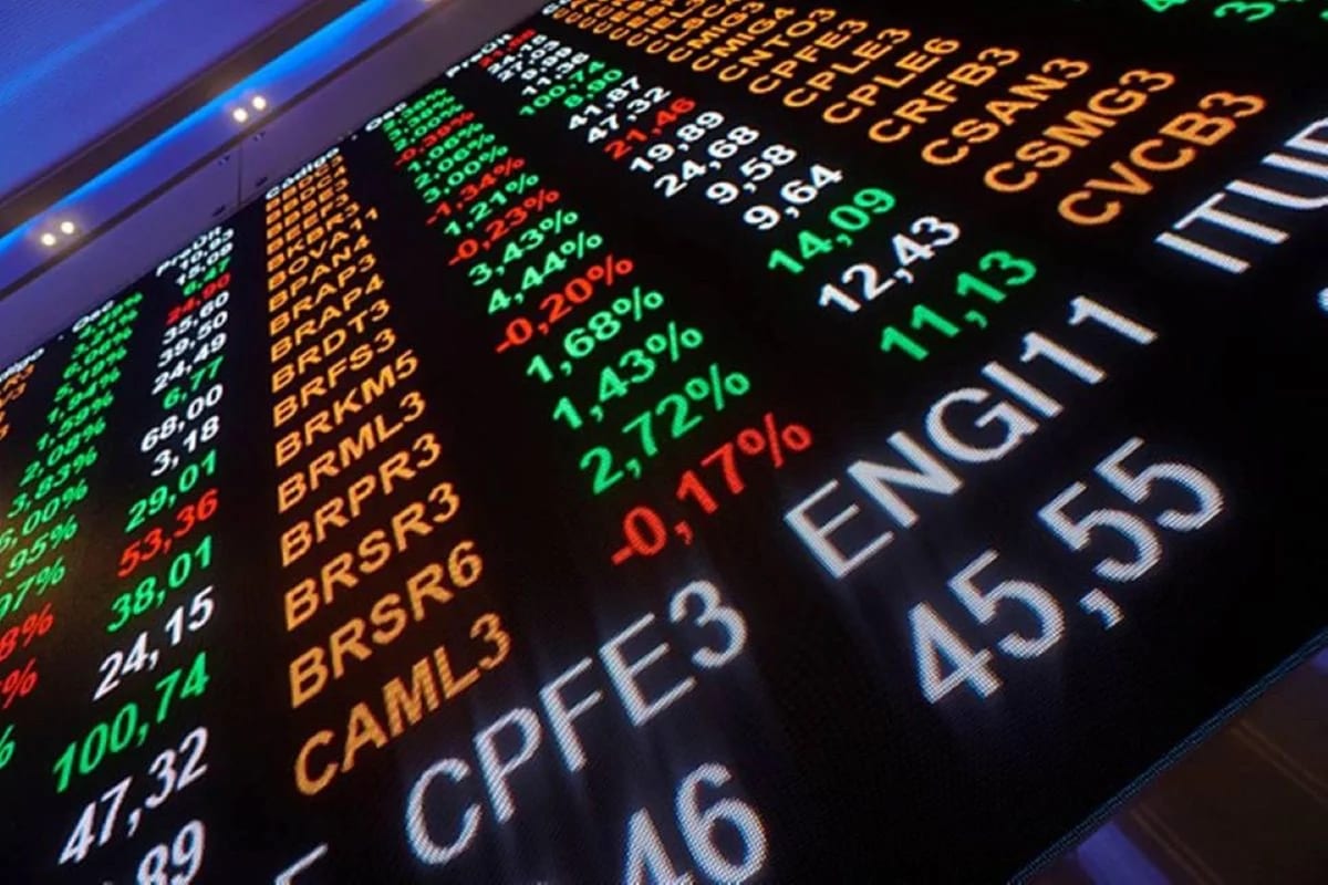 Ecos do 1º turno e petróleo abaixo de US$ 100 mantêm Bolsa em alta