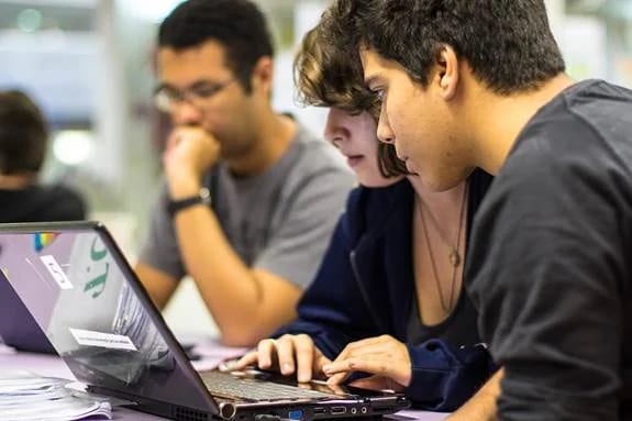 SP abre 1,2 milhão de vagas em cursos gratuitos de IA