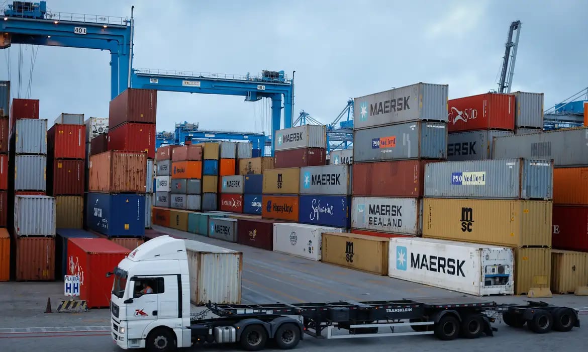 Empresas com exportações impactadas pelas tarifas dos EUA já podem solicitar prorrogação do 'drawback'