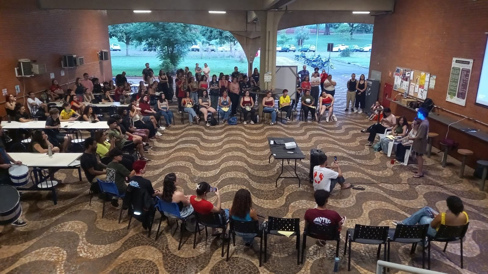 Estudantes da UFSCar organizam mobilização política em apoio a Lula em Araras, SP