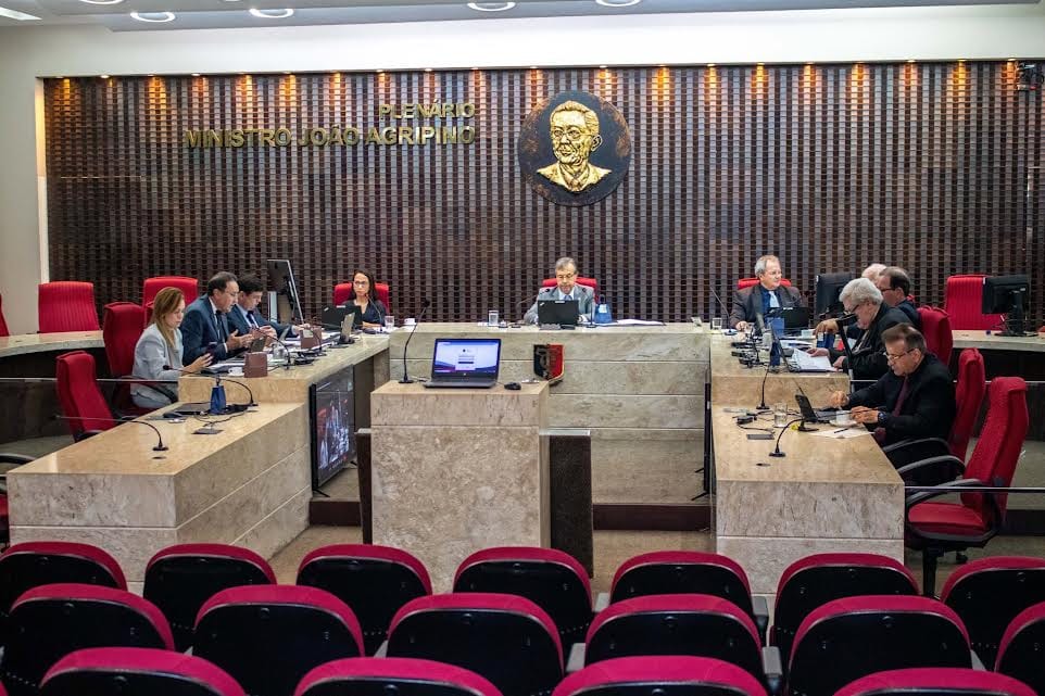 Prefeito deixa de cumprir limite para aplicar recursos do Fundeb no Magistério e tem contas reprovadas no TCEPB