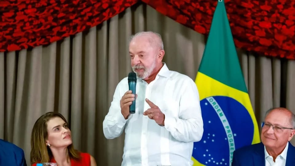 Lula é alvo de mais de 3,3 mil páginas fantasmas que espalham desinformação e ameaças nas redes
